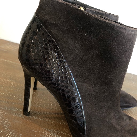 Vince Camuto Kasi Brown Suede Booties Size 8.5 - Picture 9 of 16
